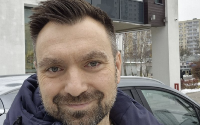 Dziś łapię Was na krótką chwilę przed wejściem na spotkanie z jednym z moich klientów, których wspieram w rozwoju współpracy z firmami farmaceutycznymi i w szukaniu nowych kierunków wzrostu 📊.